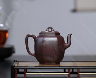 泉眼無聲惜細流，樹蔭照水愛晴柔。