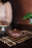 《暗香》宜興紫砂壺創(chuàng)新壺高級(jí)工藝美術(shù)師手工紫泥泡茶壺具