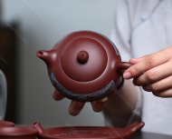爆竹聲中一歲除，春風送暖入屠蘇 【